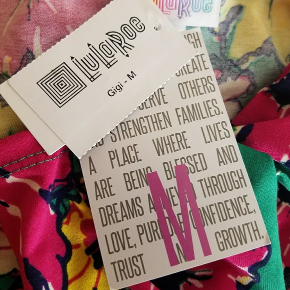 LuLaRoe Gigi Teal Floral Daisy Shirt Medium NWT - Picture 3 of 6